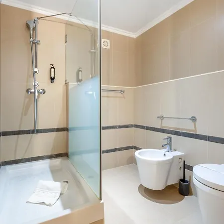 בית נופש Maya Luxurious House With Pool By Lovelystay *