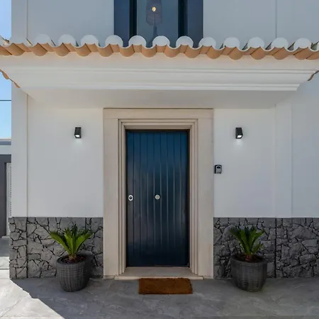 Maya Luxurious House With Pool By Lovelystay Feriehus *