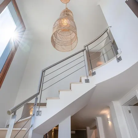 Maya Luxurious House With Pool By Lovelystay בית נופש Senhora da Luz