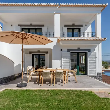Maya Luxurious House With Pool By Lovelystay * Senhora da Luz