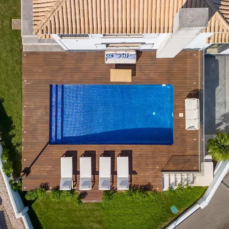 Feriehus Maya Luxurious House With Pool By Lovelystay