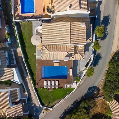Maya Luxurious House With Pool By Lovelystay בית נופש