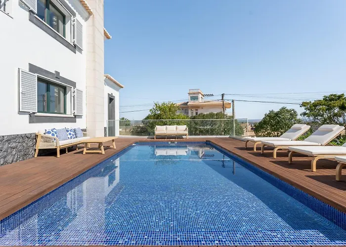 Maya Luxurious House With Pool By Lovelystay Holiday home *