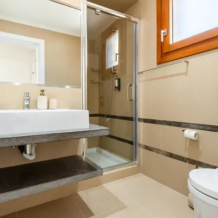 Maya Luxurious House With Pool By Lovelystay Luz