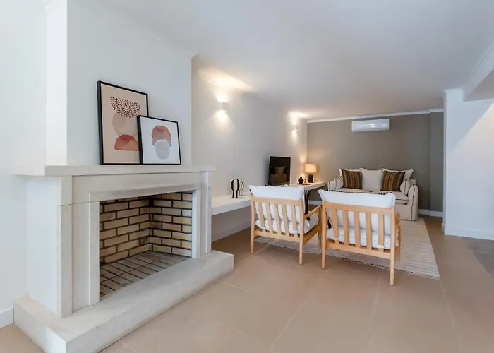 Maya Luxurious House With Pool By Lovelystay Semesterbostad Luz