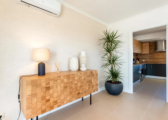 Semesterbostad Maya Luxurious House With Pool By Lovelystay Luz