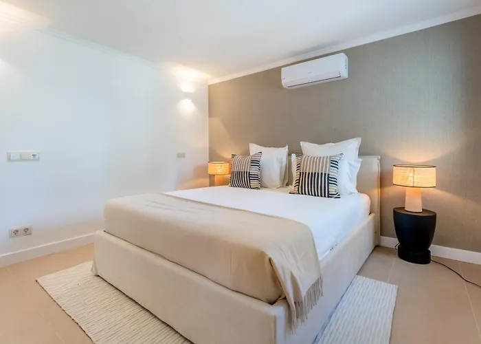 Maya Luxurious House With Pool By Lovelystay Luz