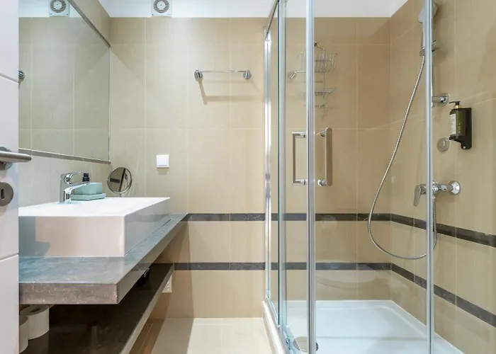 Maya Luxurious House With Pool By Lovelystay Semesterbostad Luz