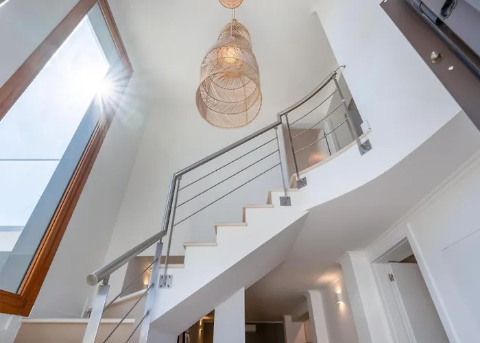 Maya Luxurious House With Pool By Lovelystay Semesterbostad Luz