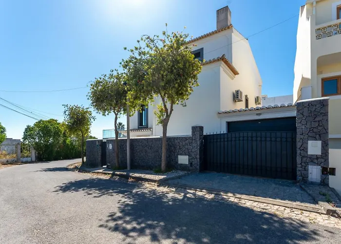 Maya Luxurious House With Pool By Lovelystay Luz