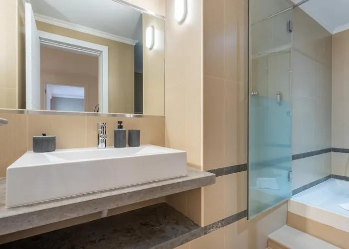 Maya Luxurious House With Pool By Lovelystay *