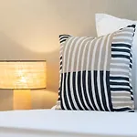 Feriehus Maya Luxurious House With Pool By Lovelystay *