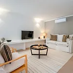 Feriehus Maya Luxurious House With Pool By Lovelystay *