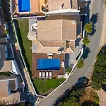 Maya Luxurious House With Pool By Lovelystay Feriehus