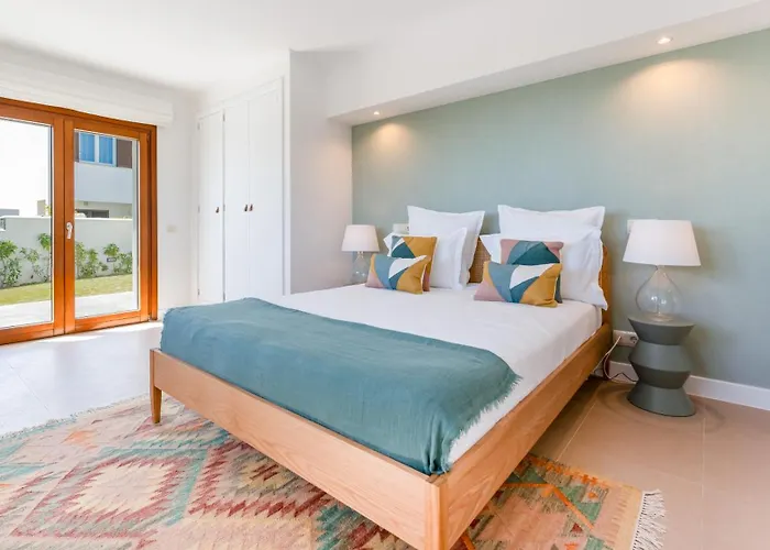 Maya Luxurious House With Pool By Lovelystay Hébergement de vacances *