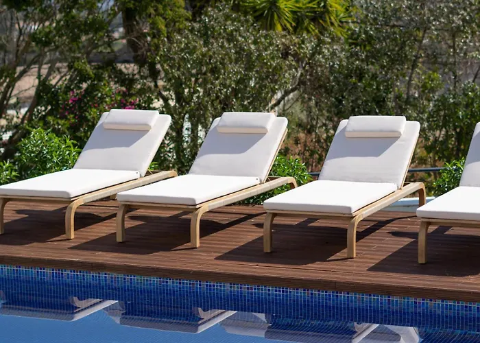 Maya Luxurious House With Pool By Lovelystay Hébergement de vacances
